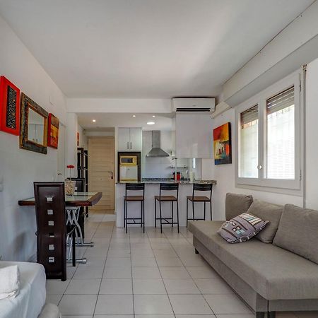 Los Globos Beach Studio By Hello Homes Sitges Exterior photo